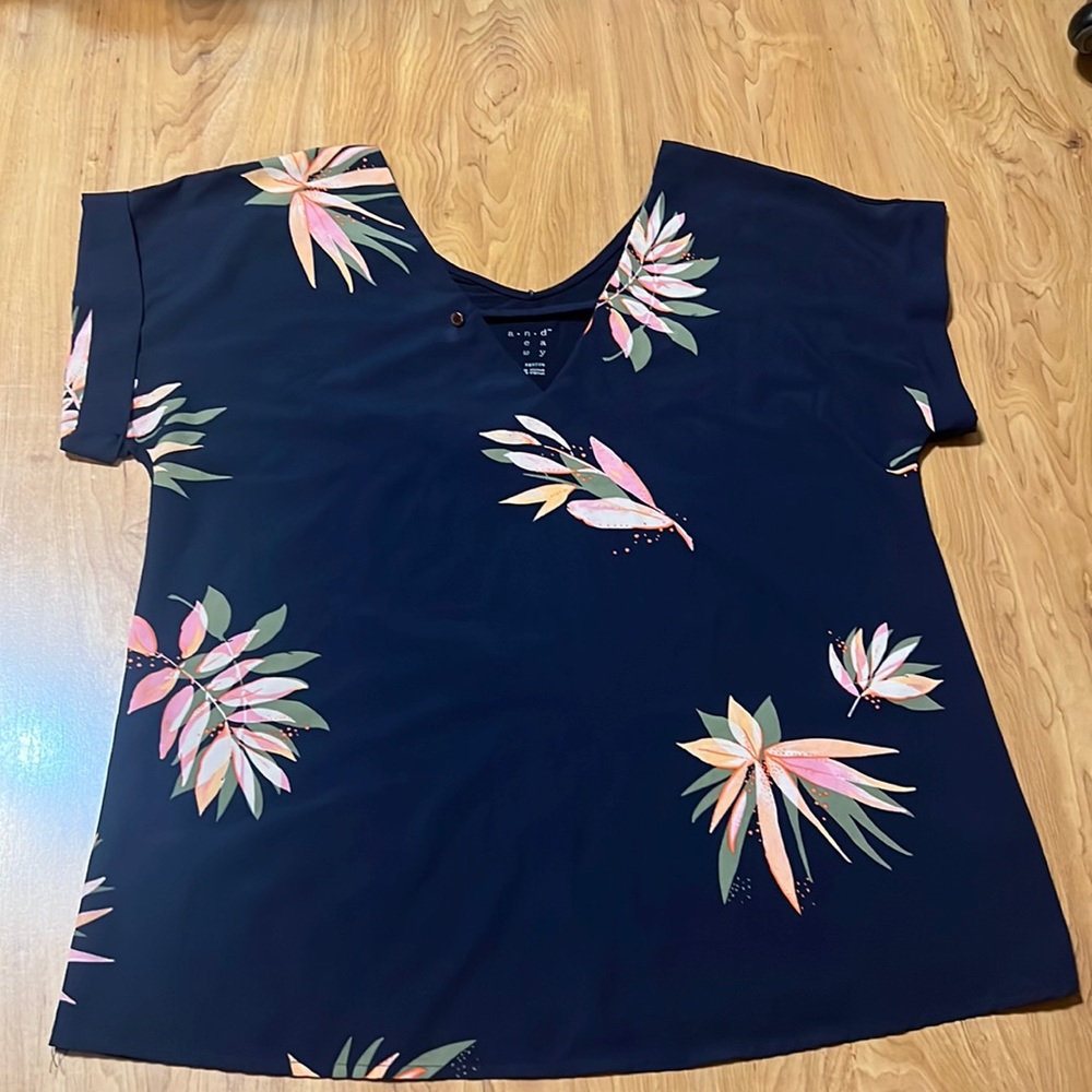 Short Sleeve Dress Shirt. With floral design. Hardly Worn